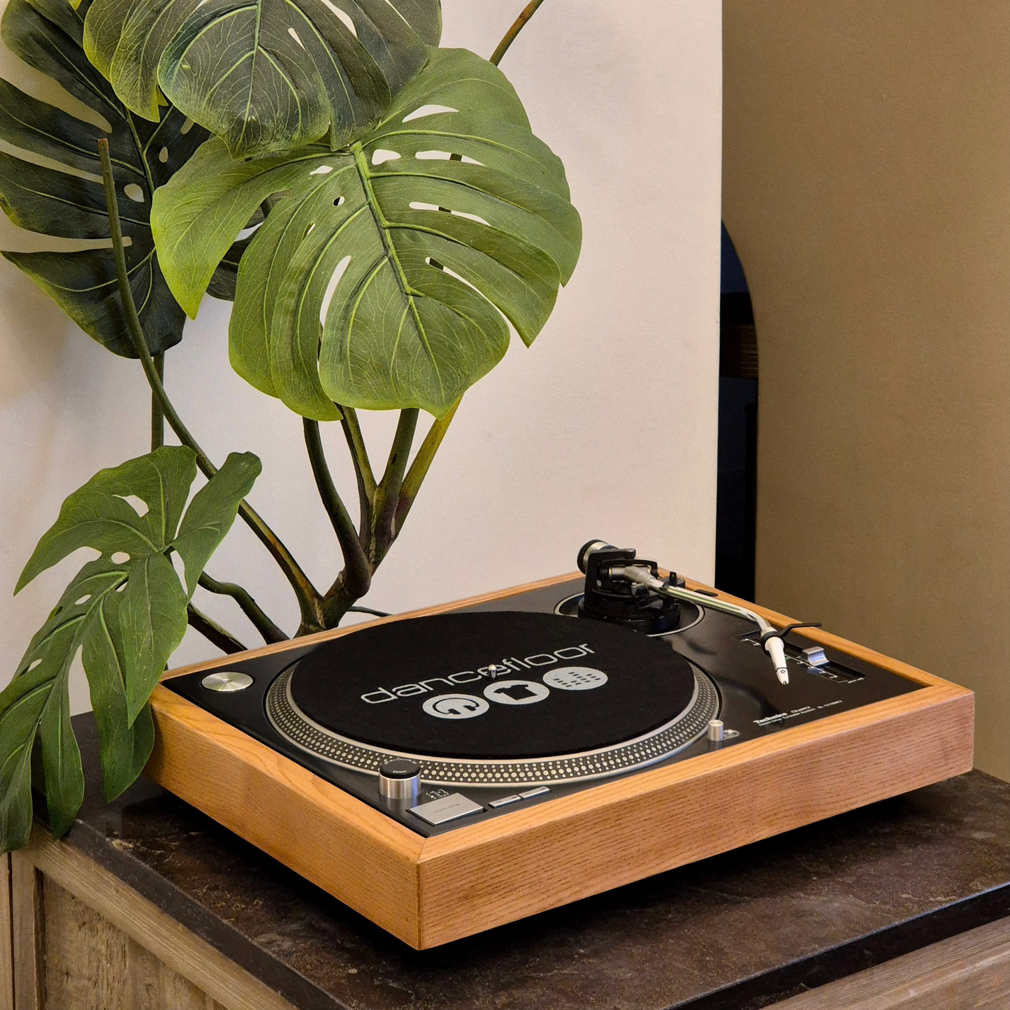 Artgiano Analogico Cover Technics 