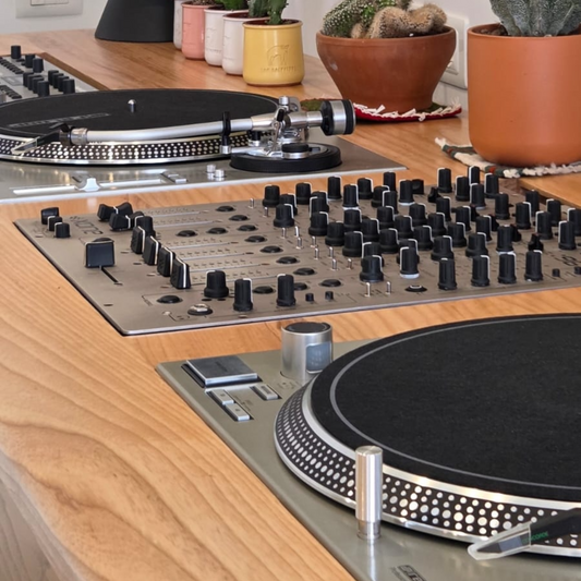 Artigiano Analogico - Mobile Consolle Frassino